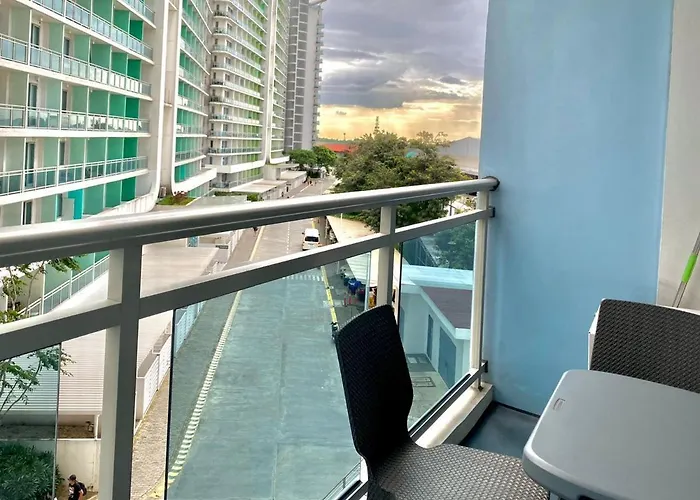 Apartahotel Relaxing 1br At Azure 4*