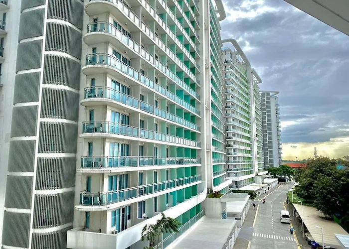 Apartahotel Relaxing 1br At Azure Manila